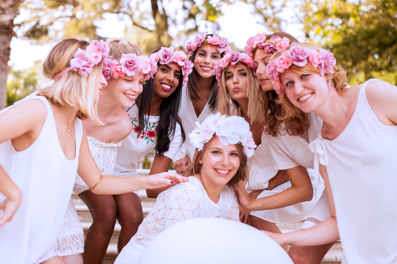 bridal gifts for your friends